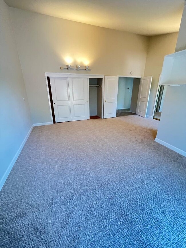 Building Photo - 2066 Touraine Ln
