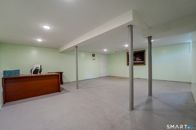 Building Photo - 115 Hilldale Rd