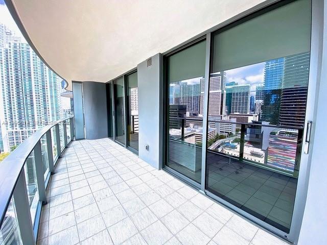 Building Photo - 1000 Brickell Plaza