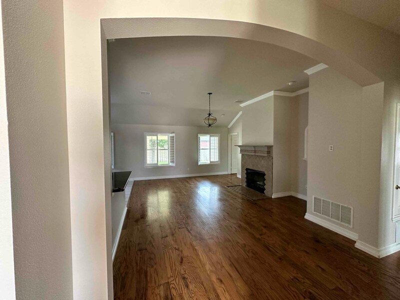 Building Photo - 1630 Cedar Elm Dr