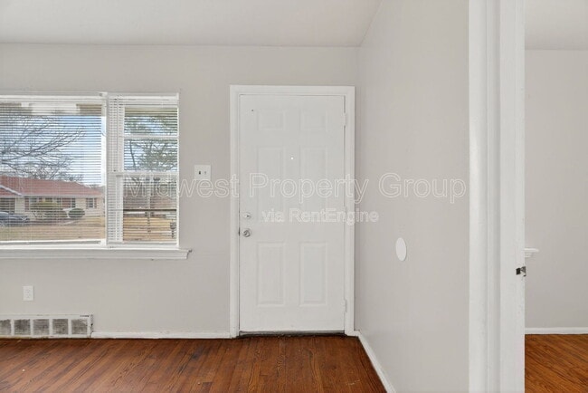 Building Photo - 5900 Sheriton Dr