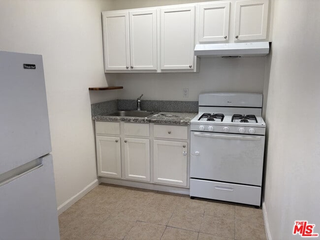 Building Photo - 4152 Verdugo Rd