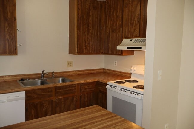 Building Photo - 1-Bedroom Condo Just Minutes from CSU
