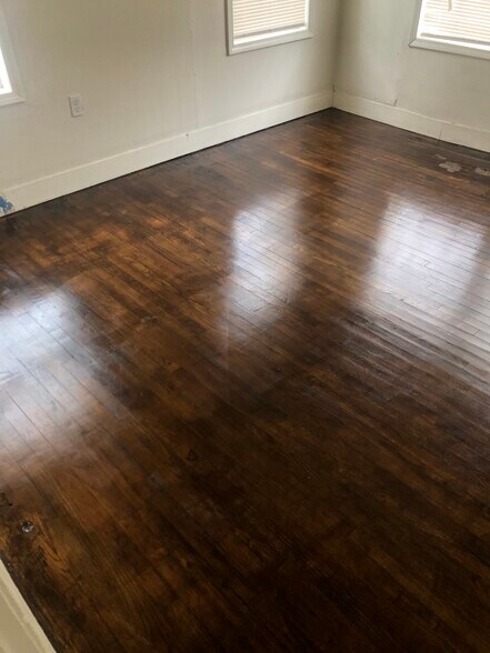 Building Photo - 165 Cooper Rd