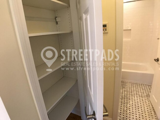 Building Photo - 3 bedroom in Cambridge MA 02138