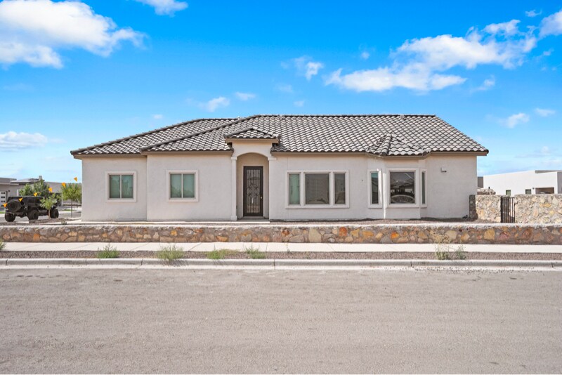 Primary Photo - 629 Paseo Modesto Dr