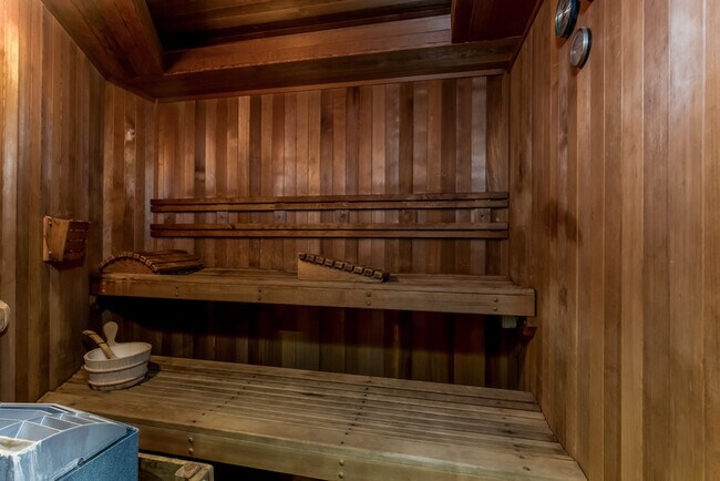 Building Photo - 1440 Veteran Ave