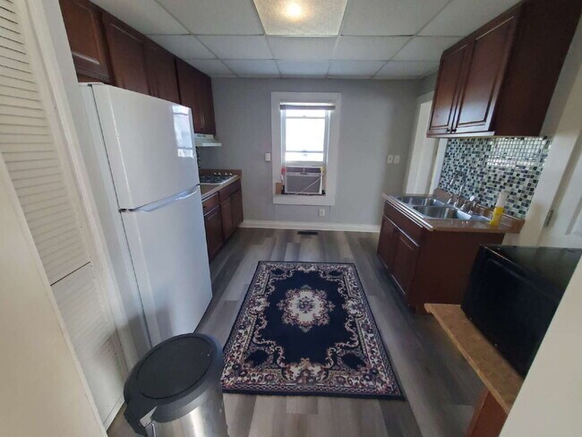 Building Photo - Charming 1 Bedroom Bungalow – A Special Place to Call Home!