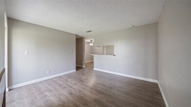 Building Photo - 2501 Gulf Fwy