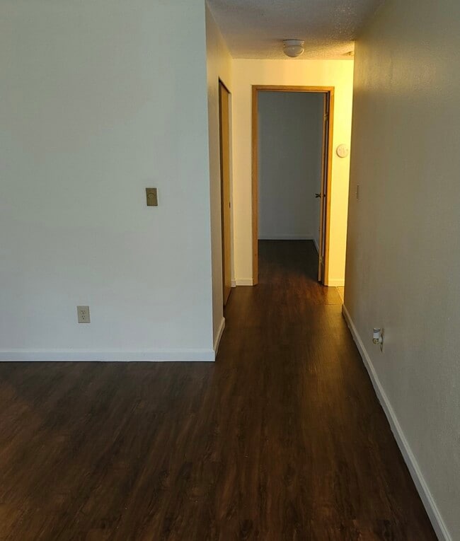 Building Photo - 903 31st St NE