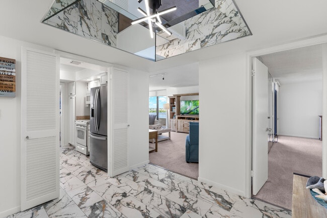 Building Photo - 5550 N Ocean Dr