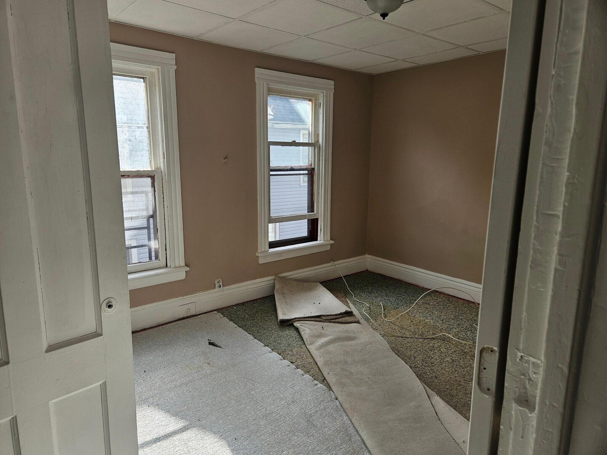 Apt B - 77 Saratoga Ave