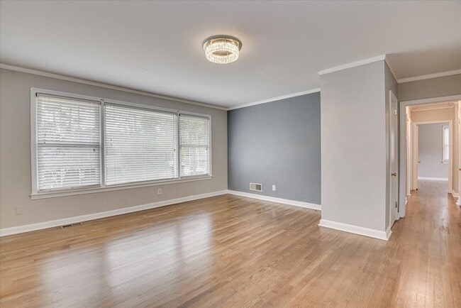 Building Photo - 2406 Sparks Rd