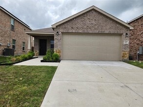 Building Photo - 1427 Ganado Dr
