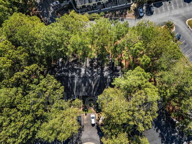 Building Photo - 2721 St Augustine Trail SE