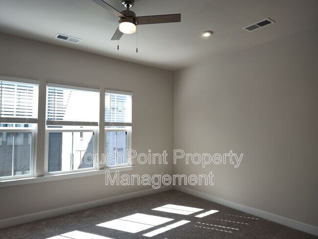 Building Photo - 6025 Fonsac Ln