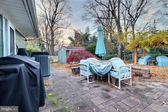 Building Photo - 24 Forestview Pl