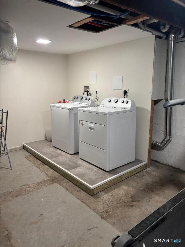 Building Photo - 16 Wilton Ave