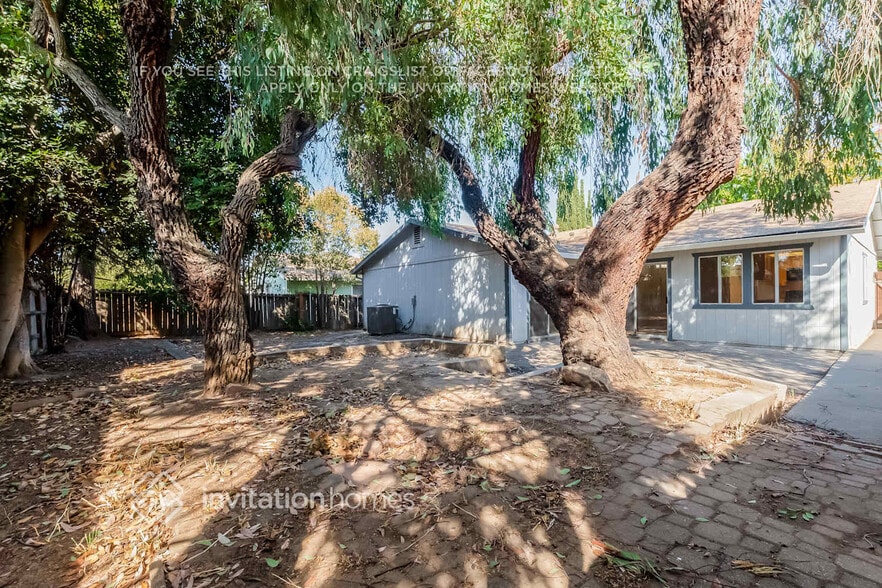 Building Photo - 7840 1st Draw Way