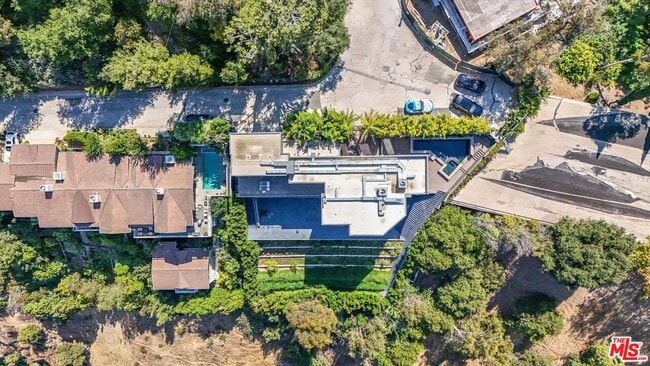Building Photo - 9400 Readcrest Dr
