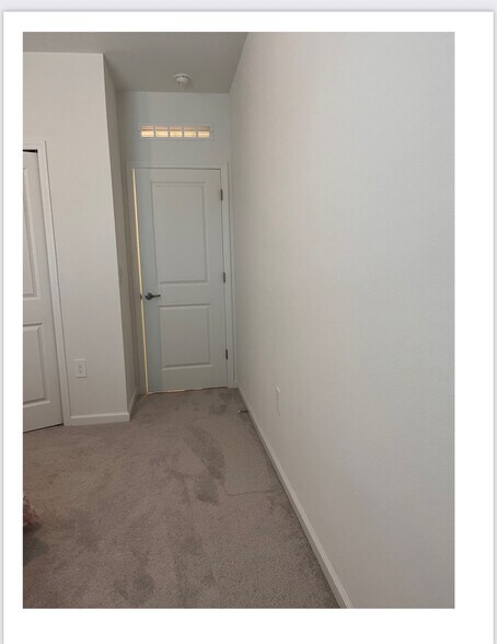 Building Photo - 2926 Savoir Ave