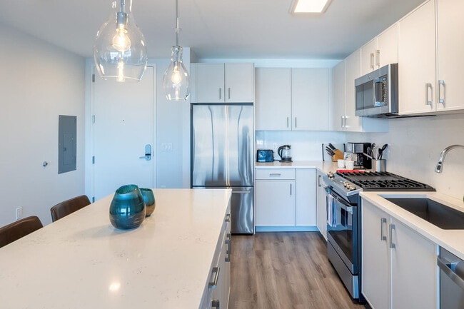 Building Photo - 405 Atlantic St