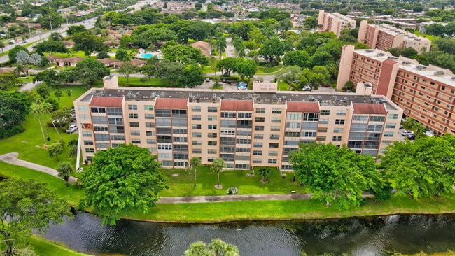 Building Photo - 14527 Bonaire Dr