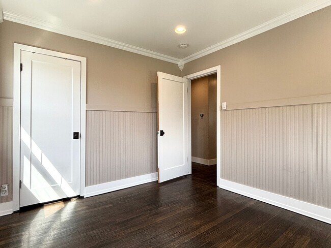Building Photo - Gorgeous Sugarhouse Remodel!