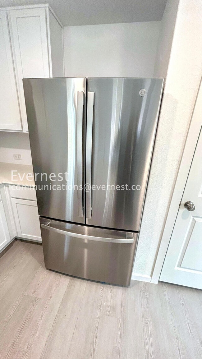 Building Photo - Promo: $500 off of 1st months rent. 3 Bed/2.5 Bath Home with Garage / Pet-Friendly / Brand New! /...