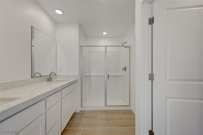 Building Photo - 8532 W Agate Ave