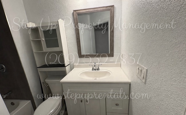 Building Photo - 11240 CA-49