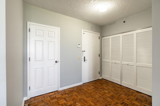 Building Photo - 800 Palisade Ave