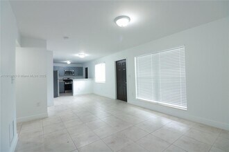 Building Photo - 1955 NW 5th Pl