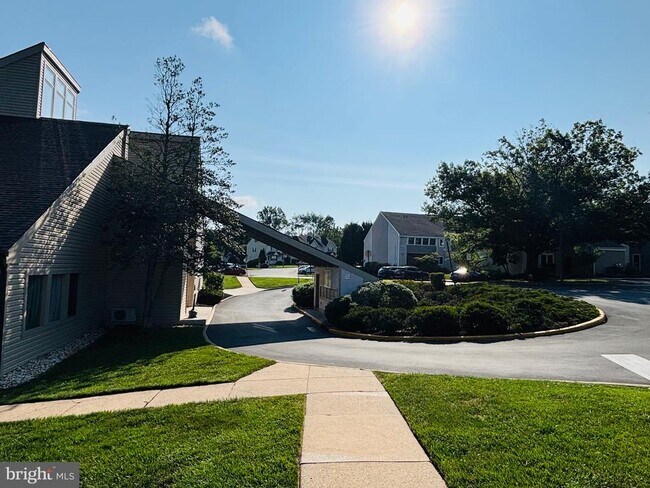 Building Photo - 145 Roskeen Ct
