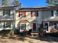 Building Photo - 2 Bed | 2.5 Bath Townhome in Raleigh with ...