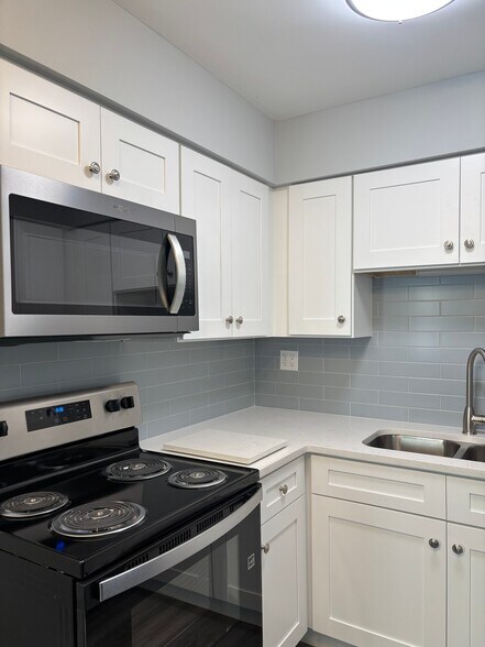 Building Photo - 7232 Randolph St