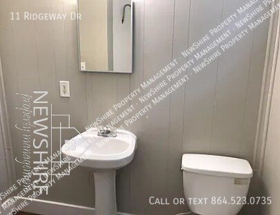 Building Photo - 11 Ridgeway Dr