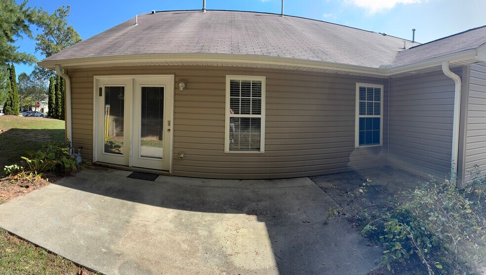 Building Photo - 83 Birkshire Way