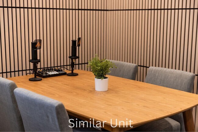 Building Photo - 12 Marco Ln