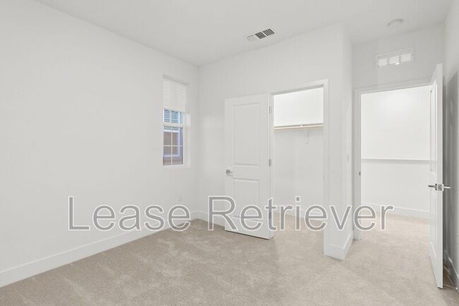 Building Photo - 1909 Ariana Pl