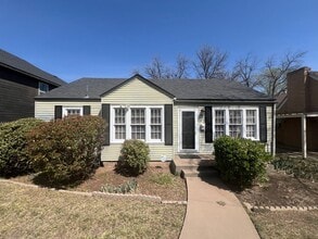 Building Photo - Pre leasing or Available now 3/2 in Heart of Lubbock!