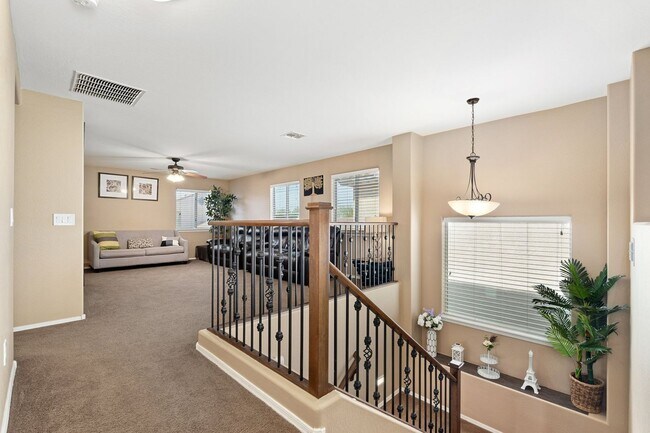 Building Photo - Welcome Home! This stunning 4 bedroom, 3 b...