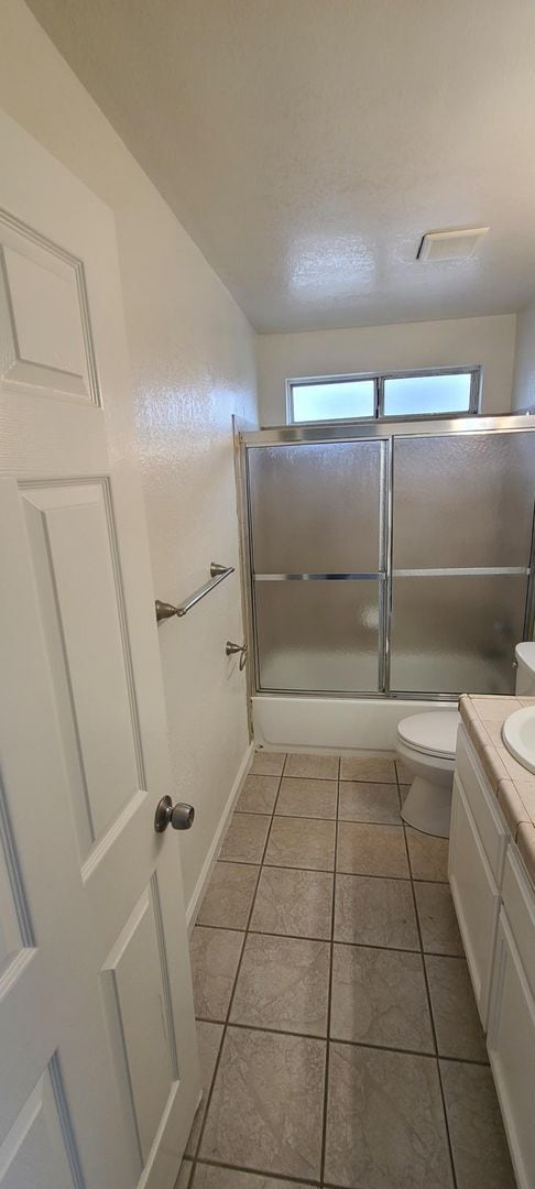 Building Photo - 2Bedroom/1 Bath Condo with private Yard an...