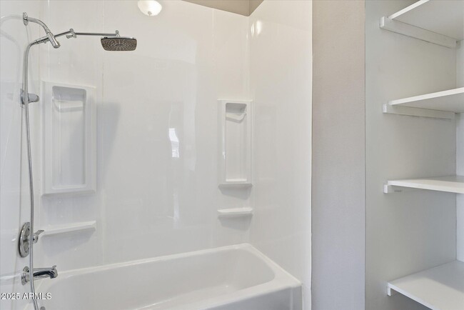 Building Photo - 1102 N April Cir