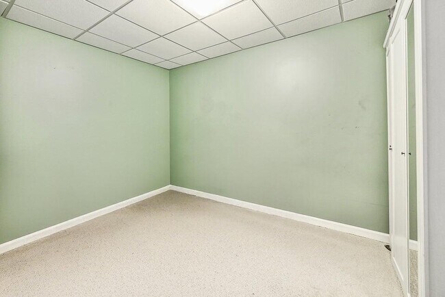 Building Photo - 2553 Meade Ct