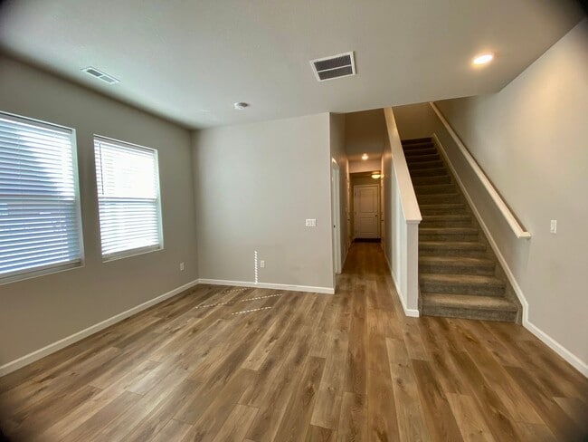 Building Photo - Newly Built 3 Bedroom, Powers and Research...
