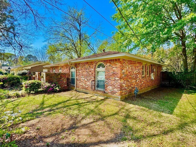 Building Photo - 329 Northwestern Rd