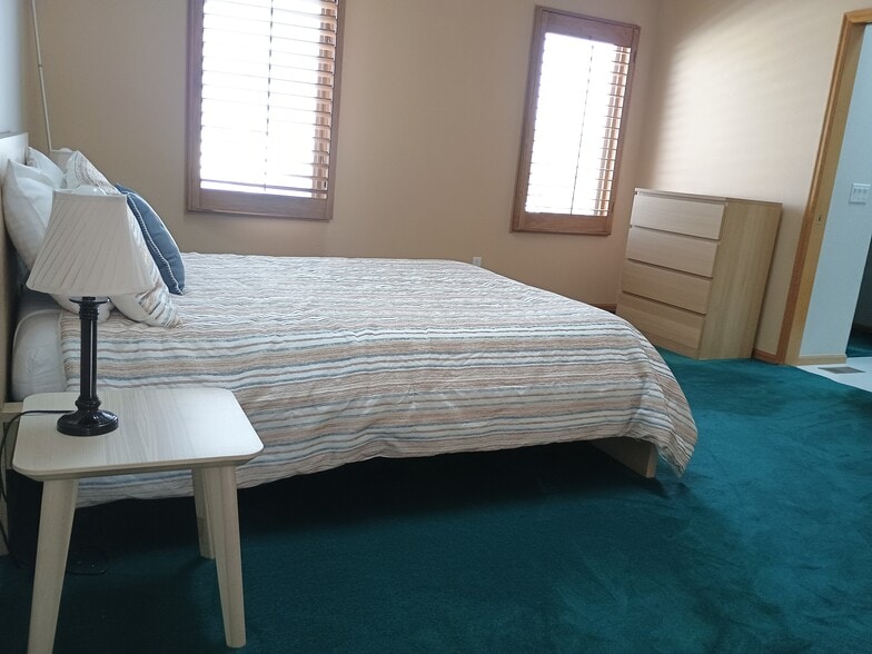 Building Photo - 23684 Pondview Plz