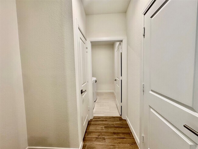 Building Photo - 8923 Moose Trl