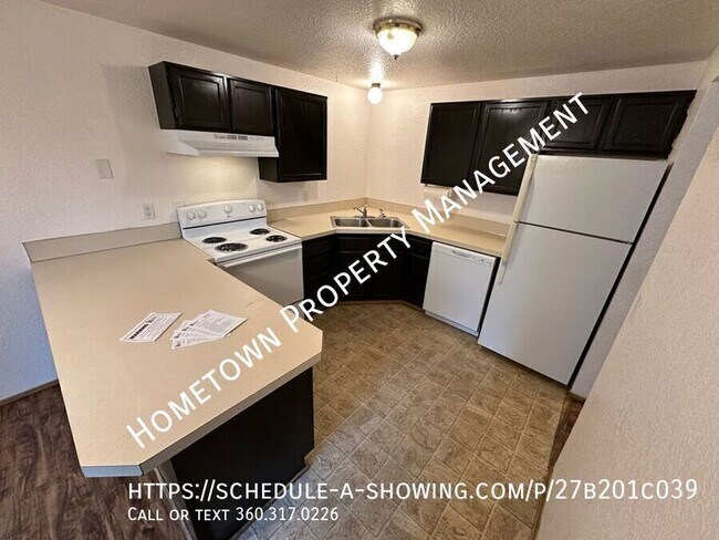 Building Photo - Lower Level 2 BR Apartment with W/S/G  Ava...